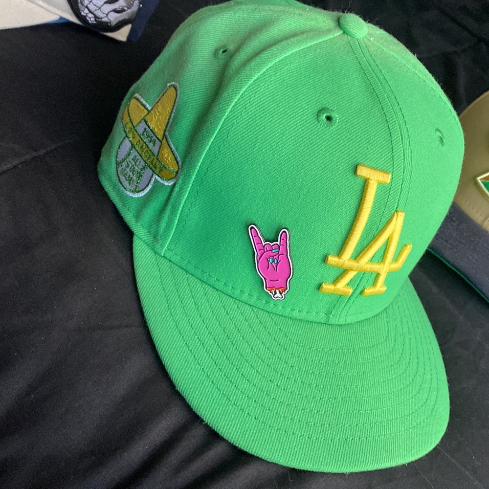 Fitted hats - Picture 7 of 10